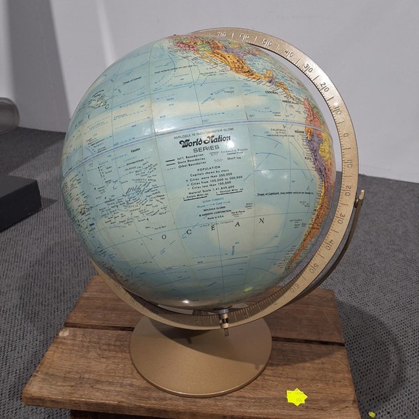 Lot 2 - WORLD GLOBE