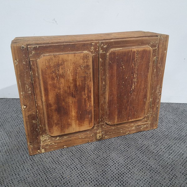 Lot 456 - SMALL CABINET