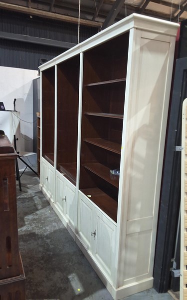 Lot 151 - WALL UNIT