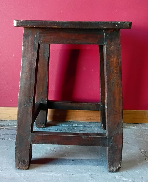 Lot 171 - STOOL