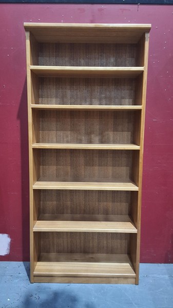 Lot 44 - BOOKSHELF