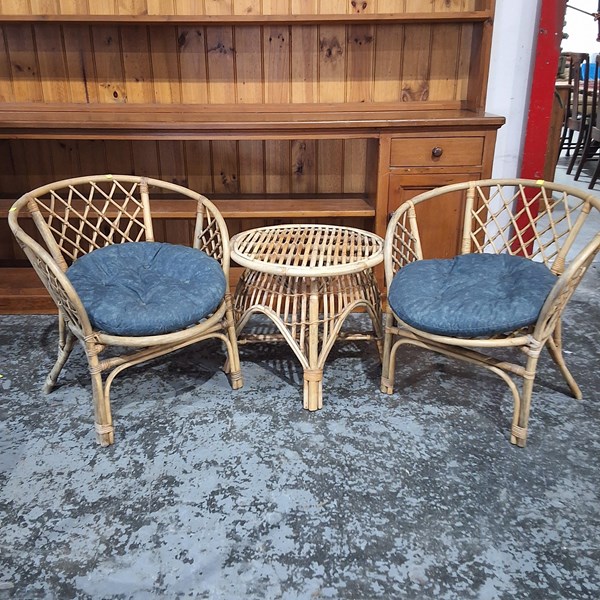 Lot 320 - PATIO SET