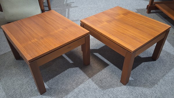 Lot 18 - LAMP TABLES