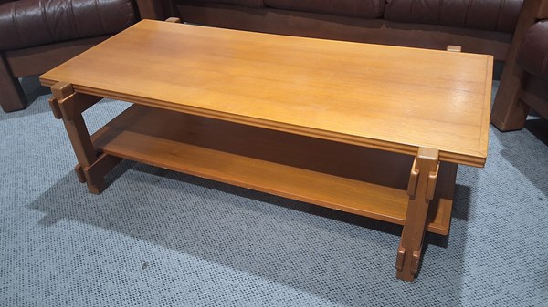 Lot 15 - COFFEE TABLE