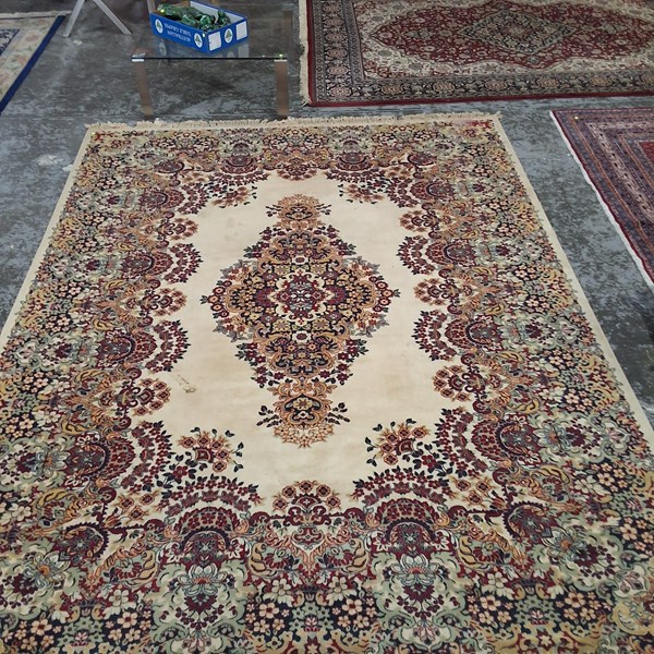 Lot 222 - RUG