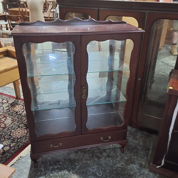 Lot 416 - DISPLAY CABINET