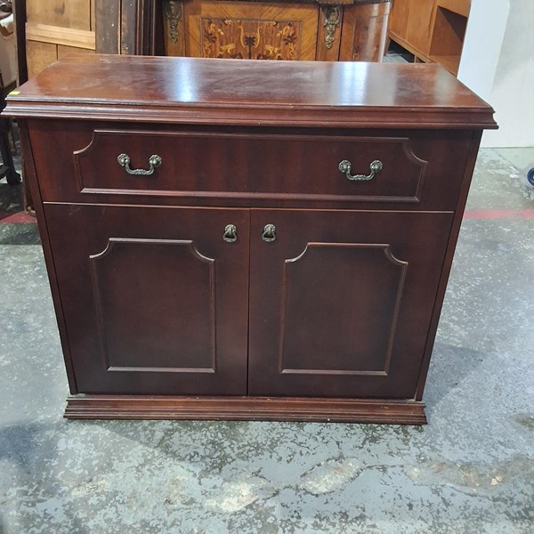 Lot 215 - CABINET