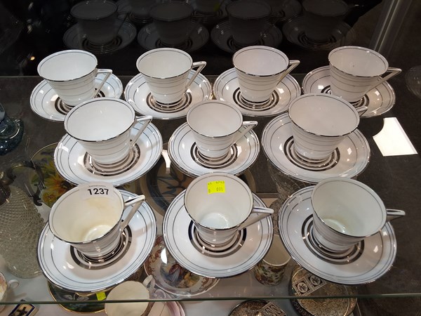 Lot 1237 - CUPS & SAUCERS