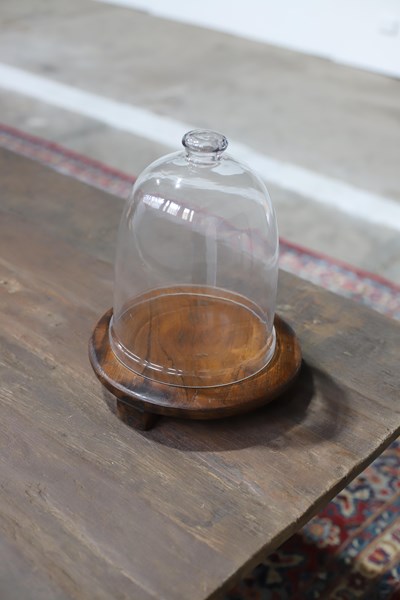 Lot 106 - CLOCHE