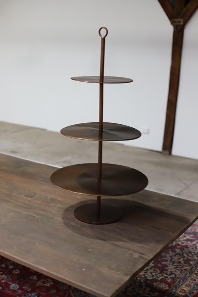 Lot 216 - CAKE STAND