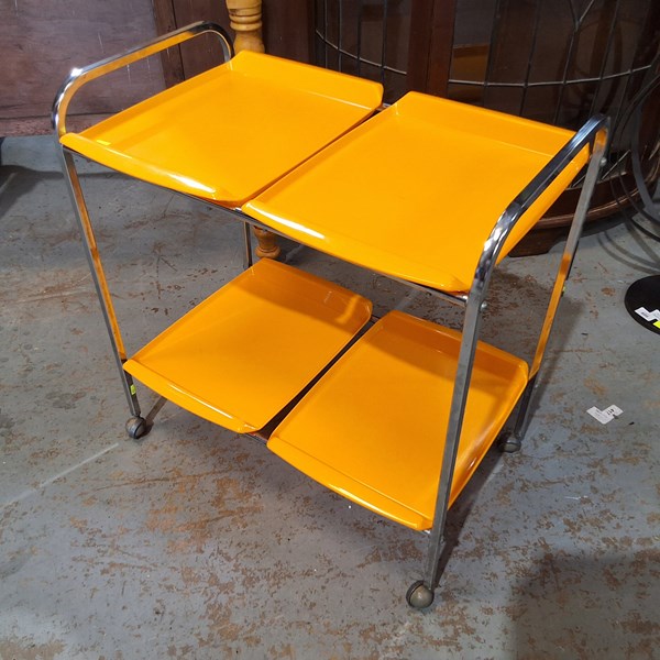 Lot 472 - LUNCH TROLLEY