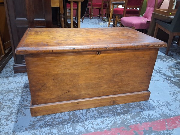 Lot 68 - BLANKET CHEST