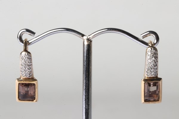 Lot 1049 - GOLD EARRINGS