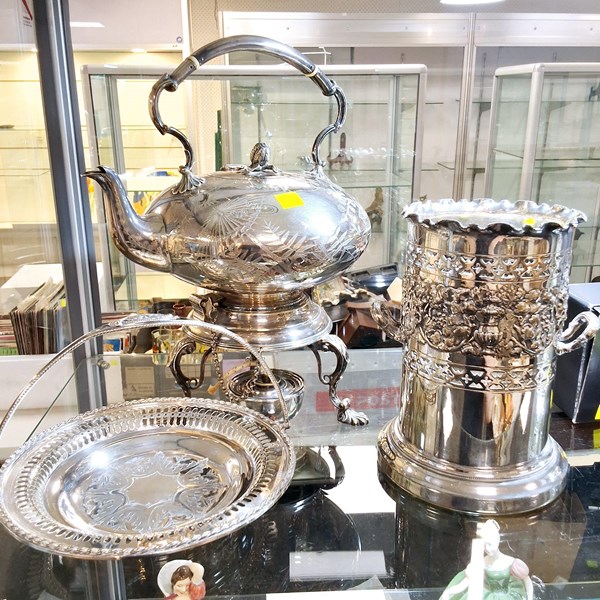 Lot 1219 - SILVERPLATE WARES