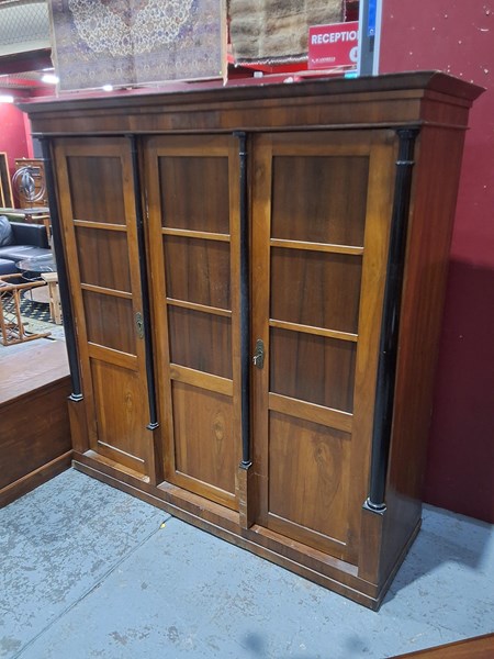 Lot 399 - WARDROBE