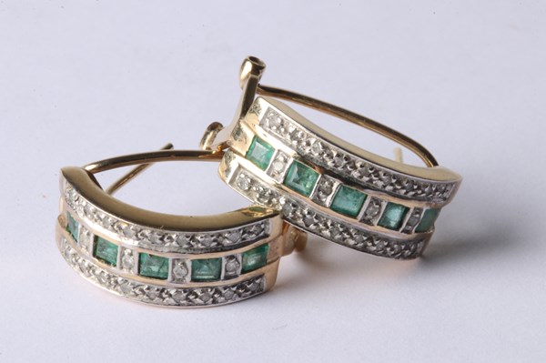 Lot 1058 - GOLD EARRINGS