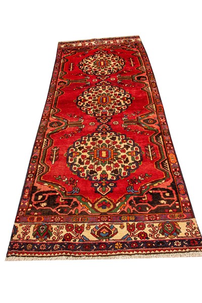 Lot 9 - PERSIAN HAMADAN RUG