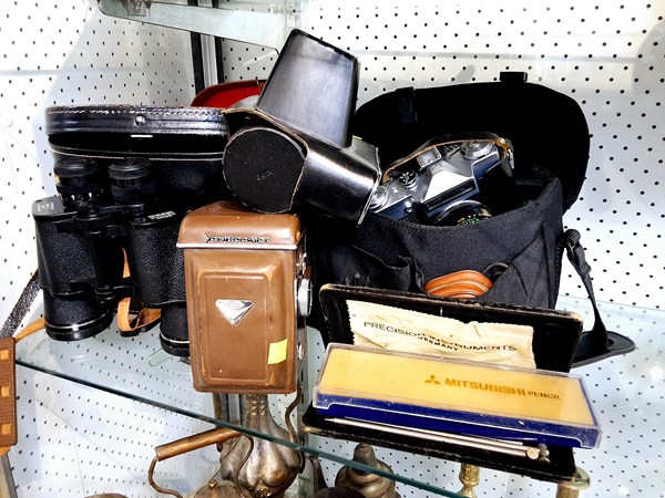 Lot 1349 - BINOCULARS & CAMERAS