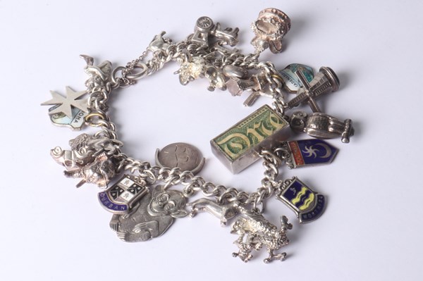 Lot 1038 - SILVER BRACELET