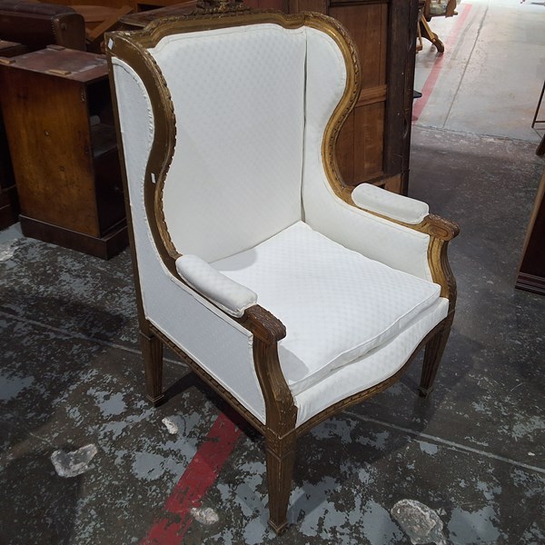 Lot 217 - ARM CHAIR