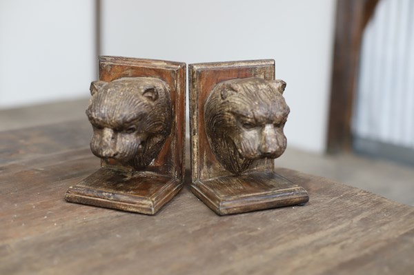 Lot 110 - BOOKENDS