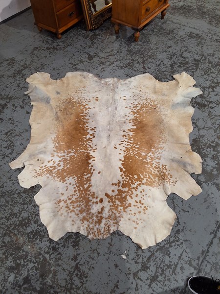 Lot 182 - COW HIDE