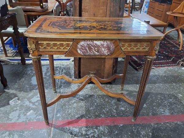 Lot 21 - CONSOLE TABLE