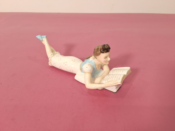 Lot 1234 - ROYAL DOULTON FIGURE