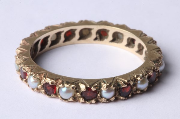 Lot 1027 - GOLD RING