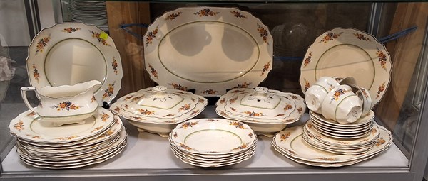 Lot 1226 - PART DINNER SERVICE