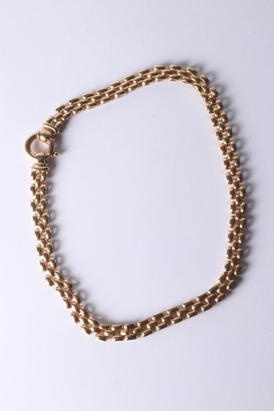 Lot 1024 - GOLD NECKLACE