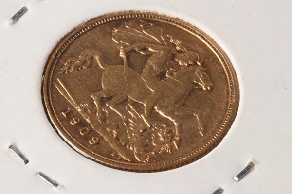 Lot 1069 - GOLD HALF SOVEREIGN