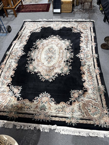 Lot 321 - CHINESE RUG