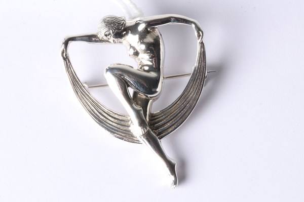 Lot 1030 - SILVER PENDANT/BROOCH