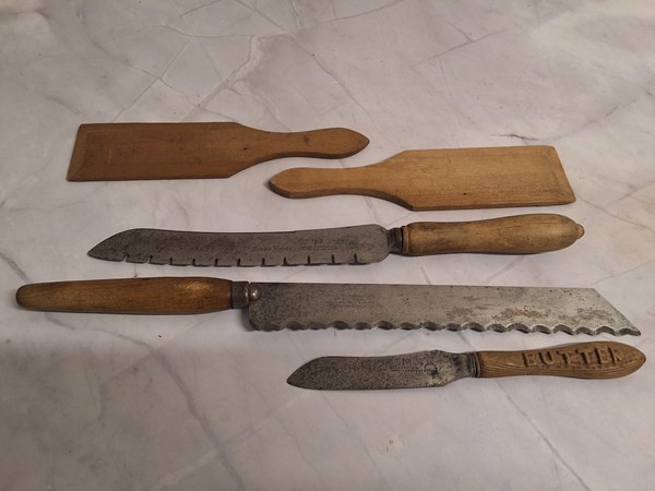 Lot 1280 - KNIVES