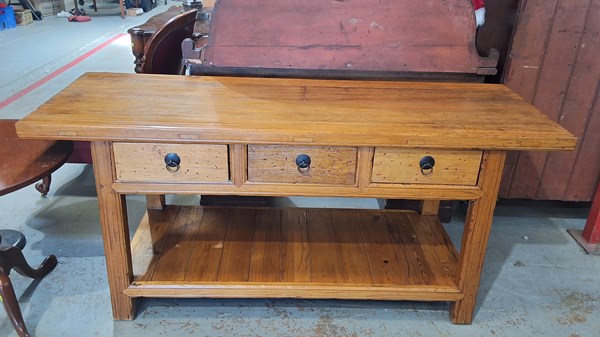 Lot 391 - CONSOLE TABLE