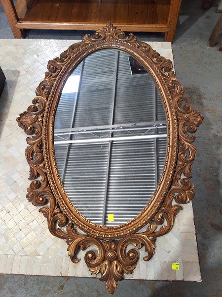 Lot 190 - WALL MIRROR