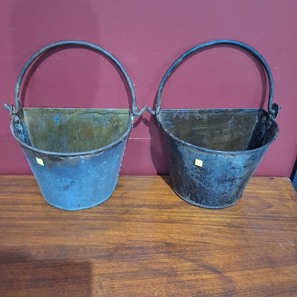 Lot 517 - WALL BUCKETS