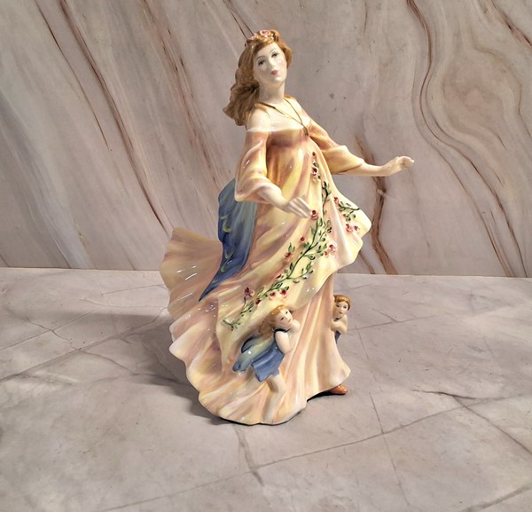 Lot 1369 - ROYAL DOULTON FIGURE