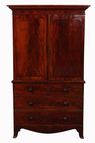 Lot 146 - GEORGIAN LINEN PRESS