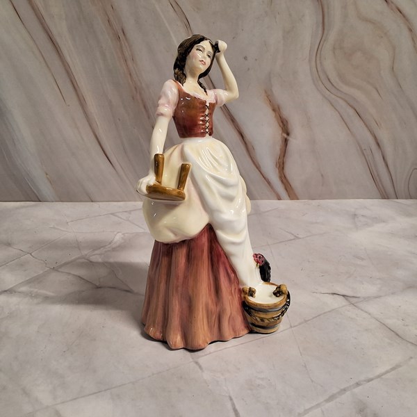 Lot 1356 - ROYAL DOULTON FIGURE