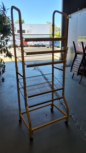 Lot 424 - SHOP RACK