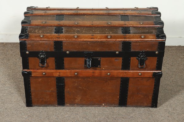 Lot 204 - SARATOGA TRUNK