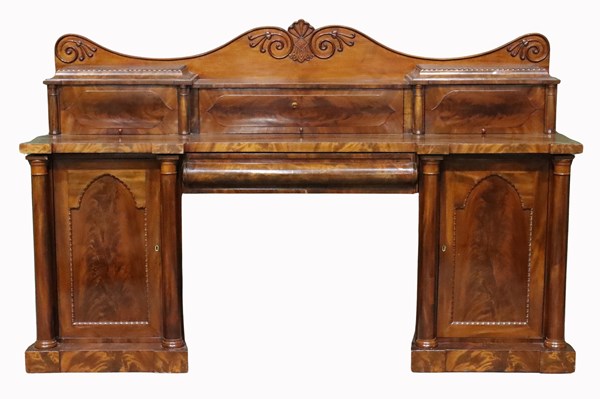 Lot 95 - SIDEBOARD BUFFET