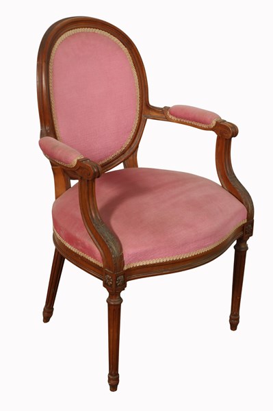 Lot 89 - PARLOUR CHAIR