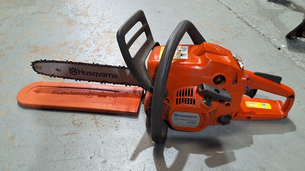 Lot 356 - CHAINSAW