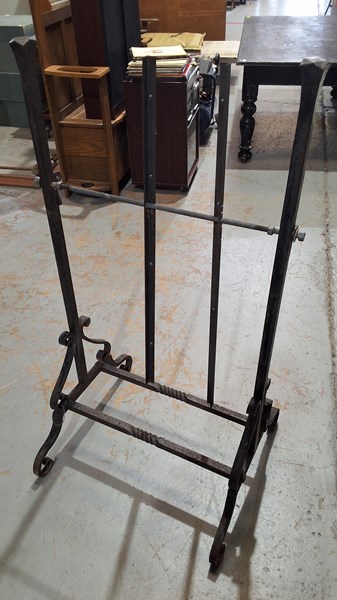 Lot 303 - IRON FRAME