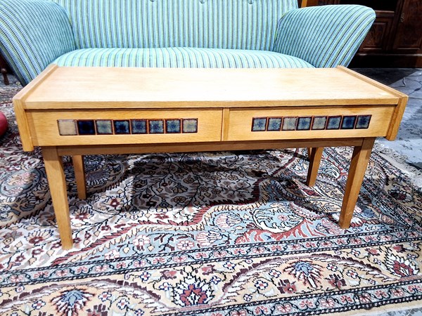 Lot 107 - CONSOLE TABLE