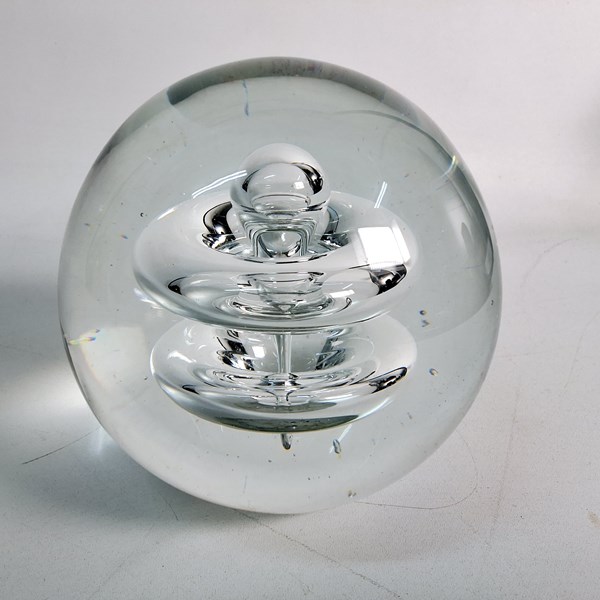 Lot 1018 - PAPERWEIGHT