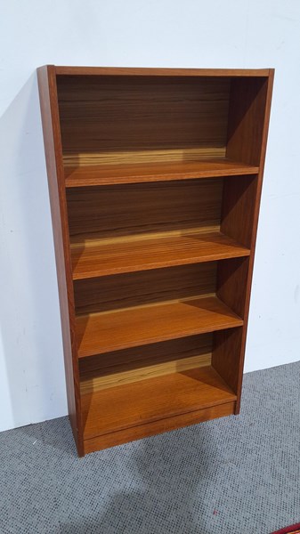 Lot 22 - BOOK SHELF